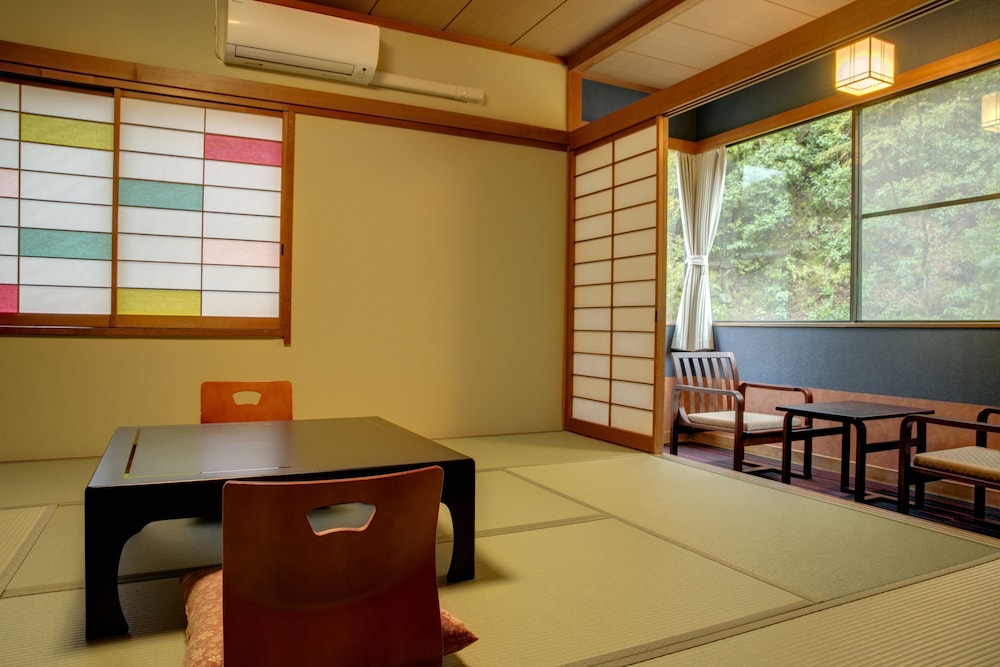 フォレストリゾート 湯もと小町館 箱根