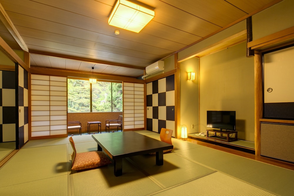 フォレストリゾート 湯もと小町館 箱根
