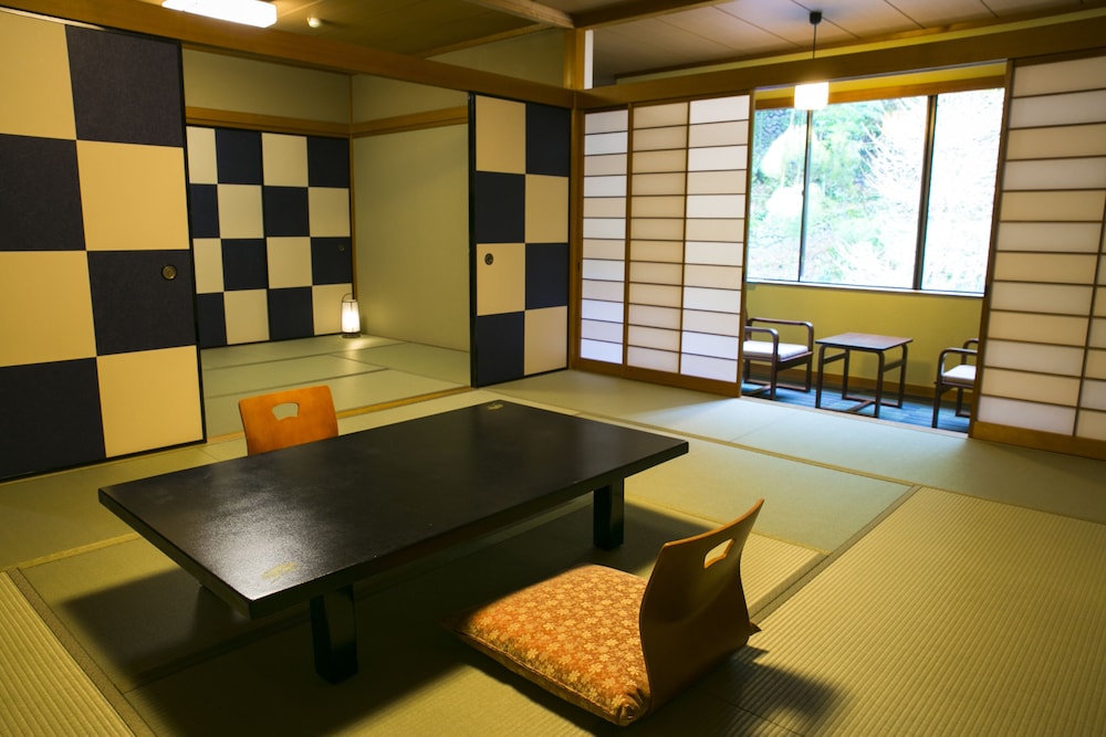 フォレストリゾート 湯もと小町館 箱根