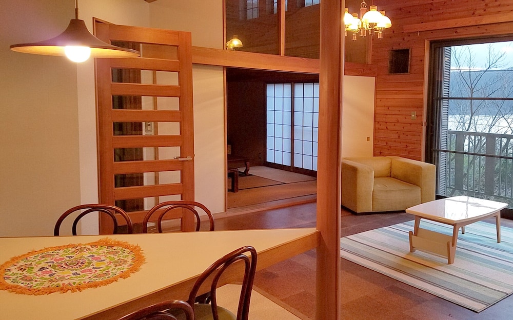 HAKONE LAKE VIEW 箱根