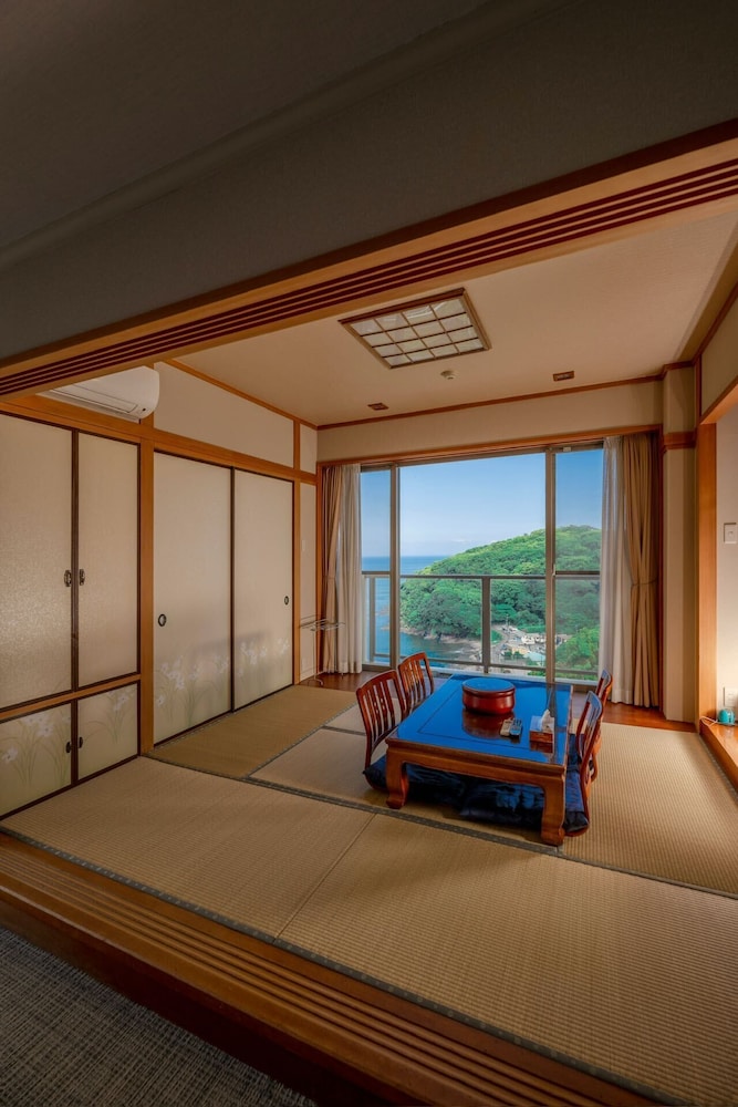 MANAZURU 真凛 箱根