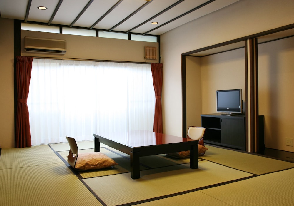 源泉かけ流しと創作イタリアンの宿 ALBERGO 湯楽 箱根