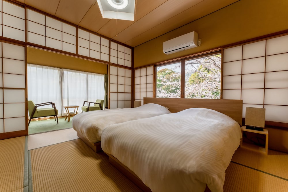 源泉かけ流しと創作イタリアンの宿 ALBERGO 湯楽 箱根