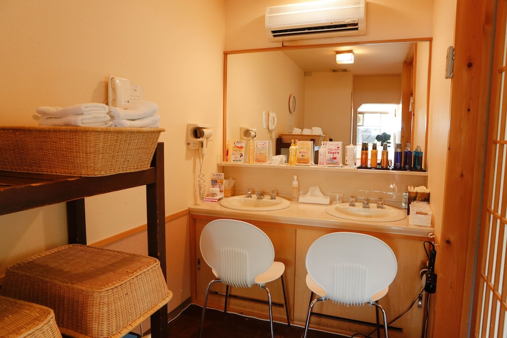 源泉かけ流しと創作イタリアンの宿 ALBERGO 湯楽 箱根