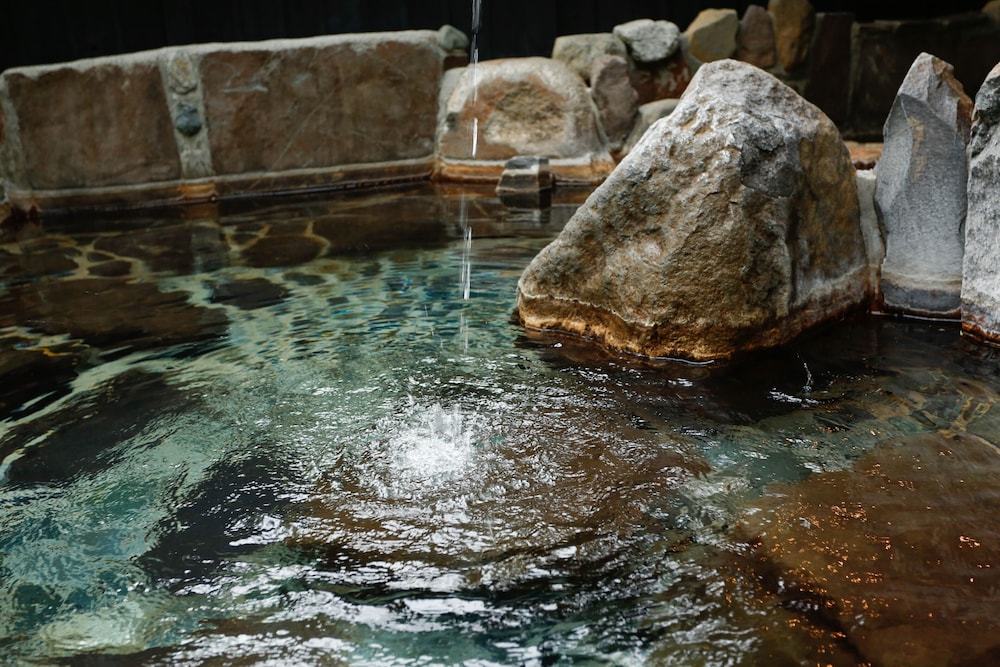 源泉かけ流しと創作イタリアンの宿 ALBERGO 湯楽 箱根