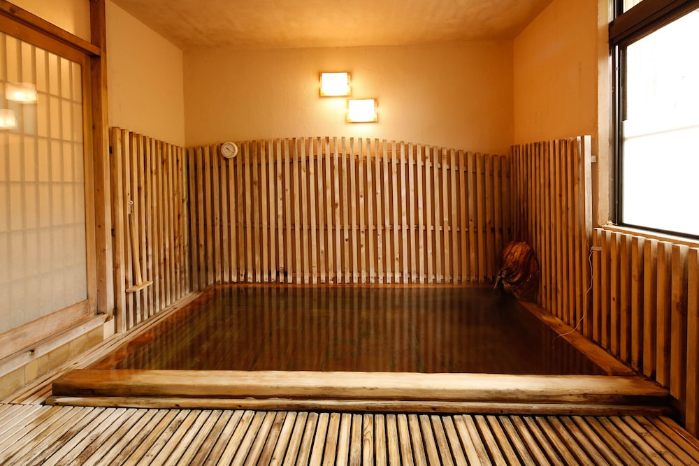 源泉かけ流しと創作イタリアンの宿 ALBERGO 湯楽 箱根