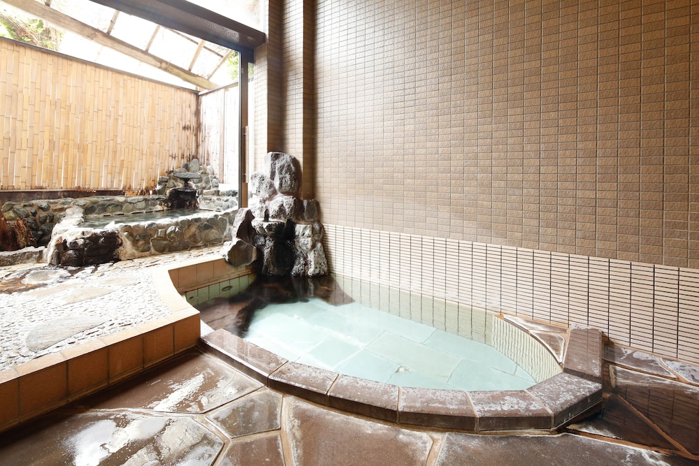 源泉かけ流しと創作イタリアンの宿 ALBERGO 湯楽 箱根