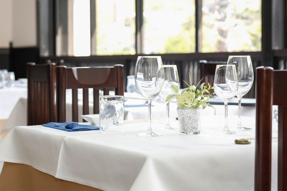 源泉かけ流しと創作イタリアンの宿 ALBERGO 湯楽 箱根