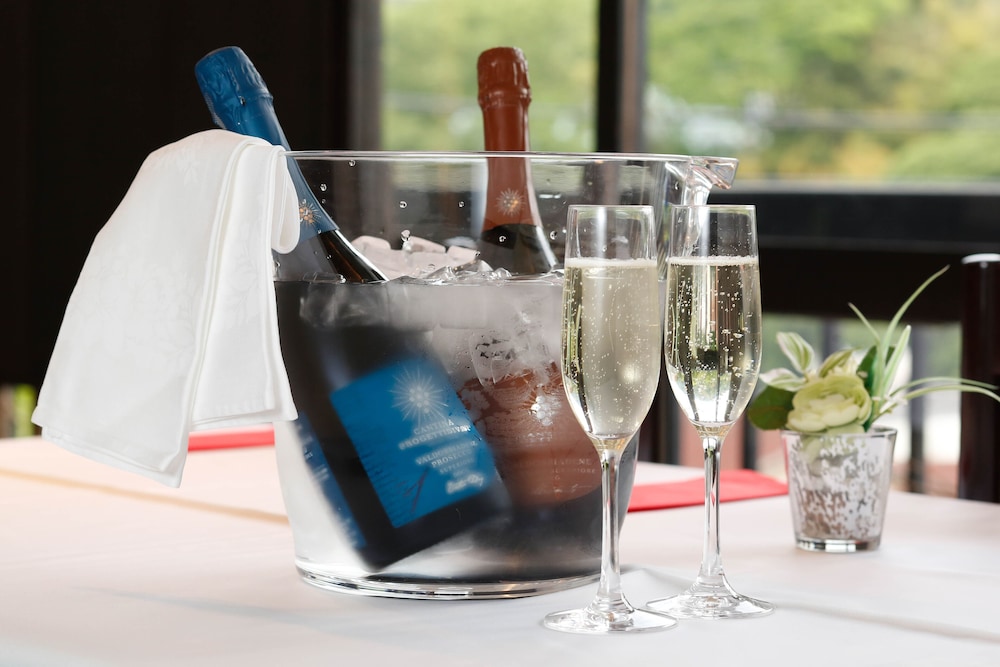 源泉かけ流しと創作イタリアンの宿 ALBERGO 湯楽 箱根