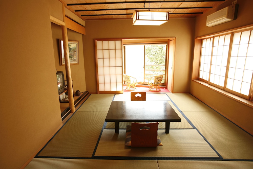 ますとみ旅館 箱根