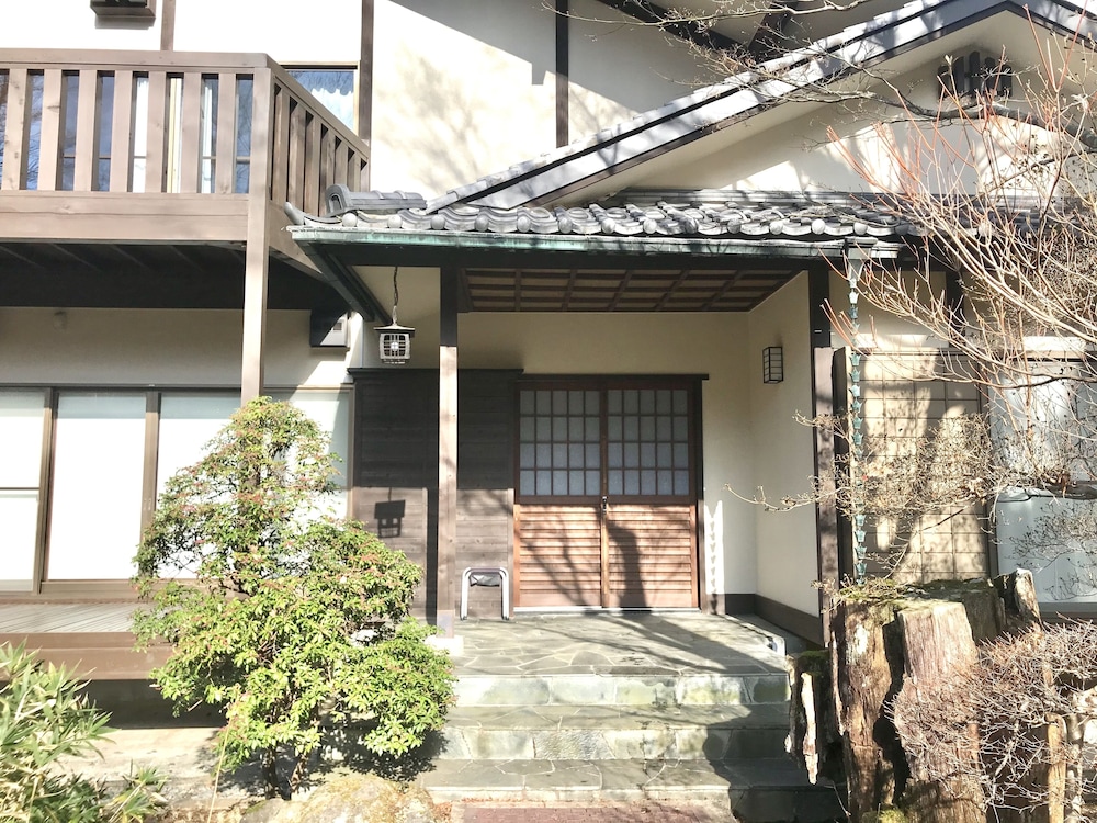 まるごと貸切 にごり湯天然温泉かけ流しと庭園 満来箱根山荘 箱根