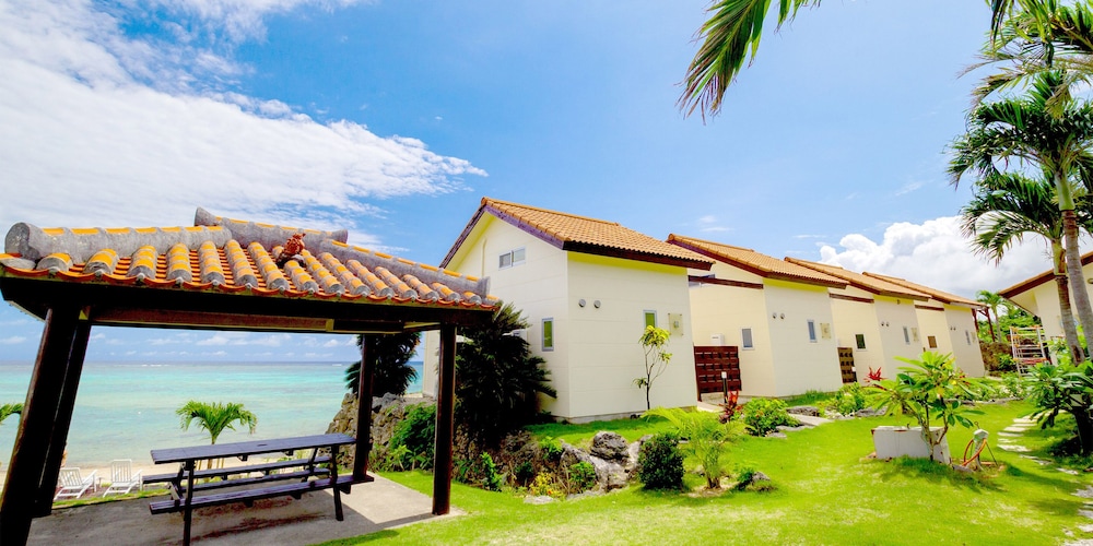 ALOALO BEACH 川平 石垣