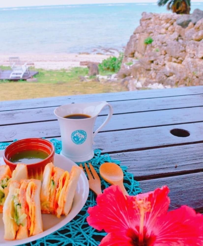 ALOALO BEACH 川平 石垣