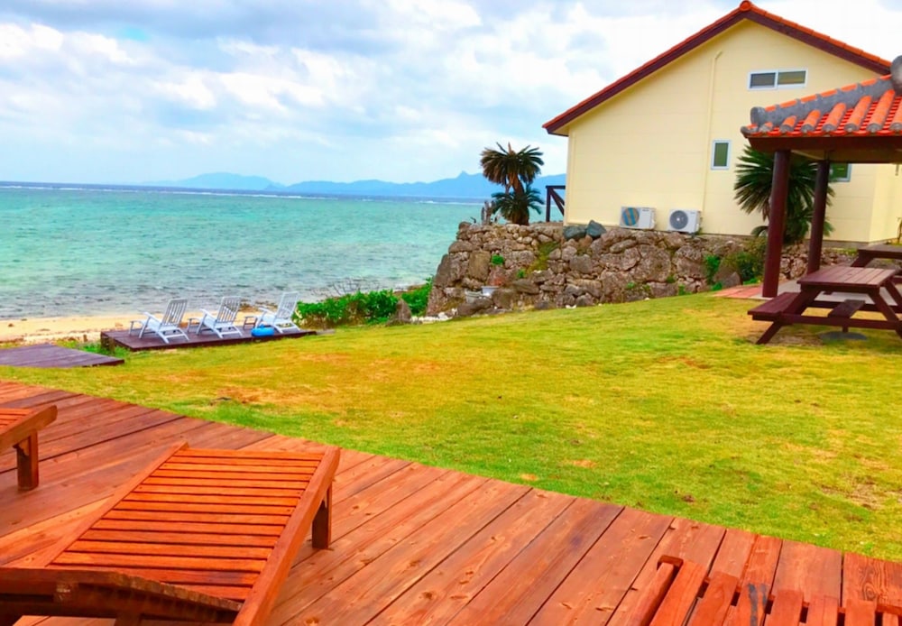 ALOALO BEACH 川平 石垣