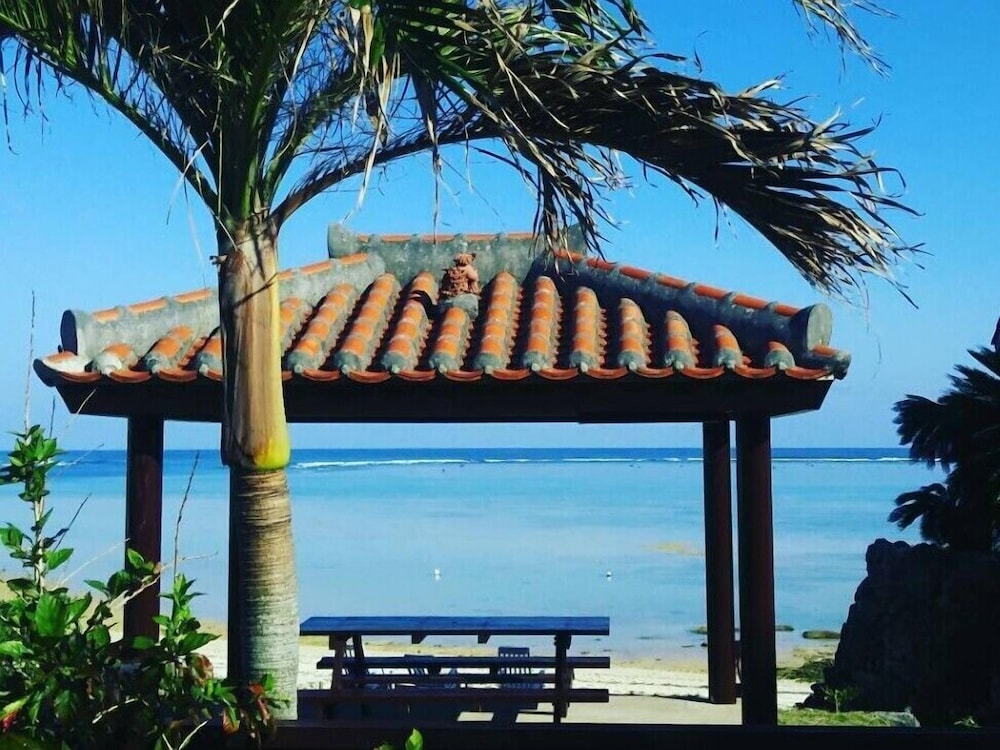 ALOALO BEACH 川平 石垣
