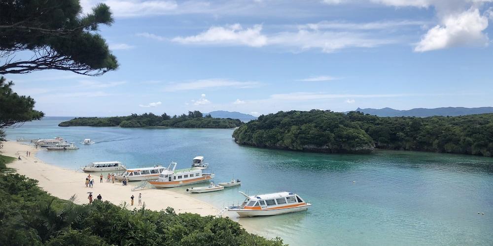 ALOALO BEACH 川平 石垣