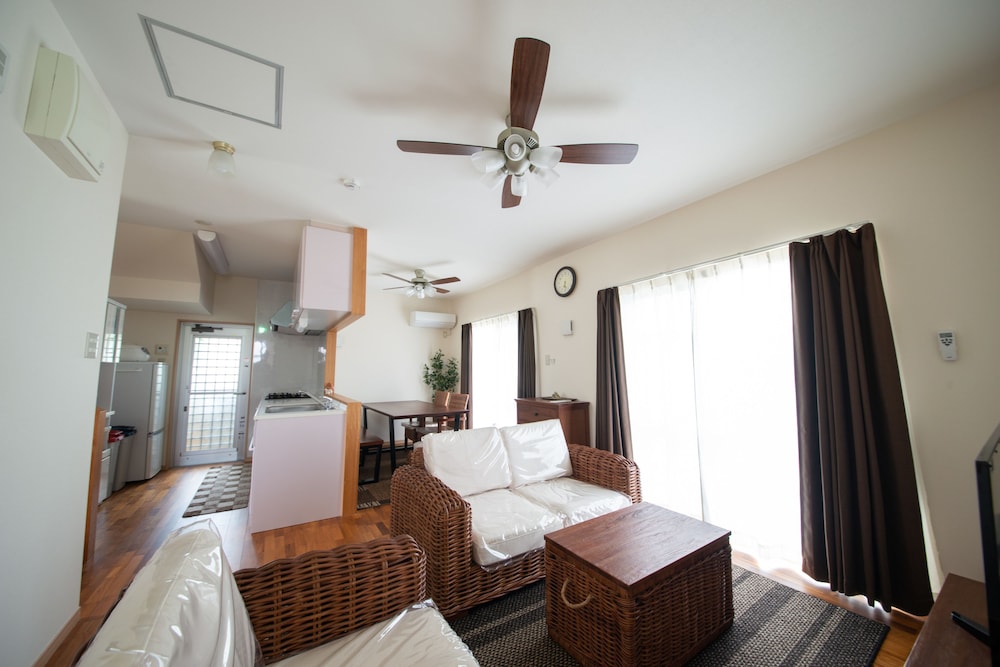 PINE HOUSE IN ISHIGAKI 石垣