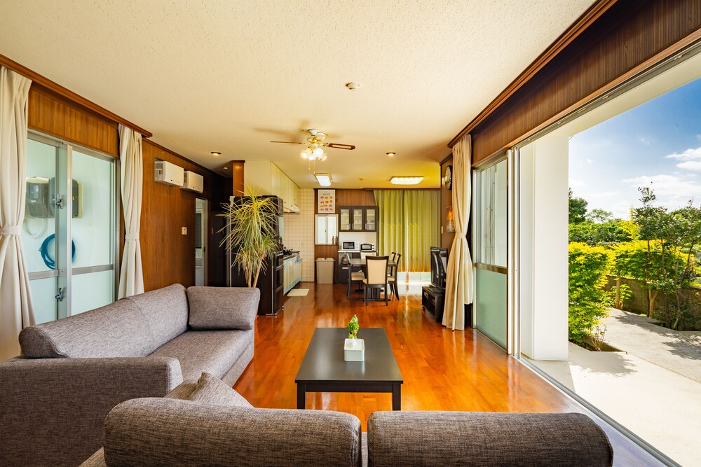 GUEST HOUSE AKOBANA 石垣