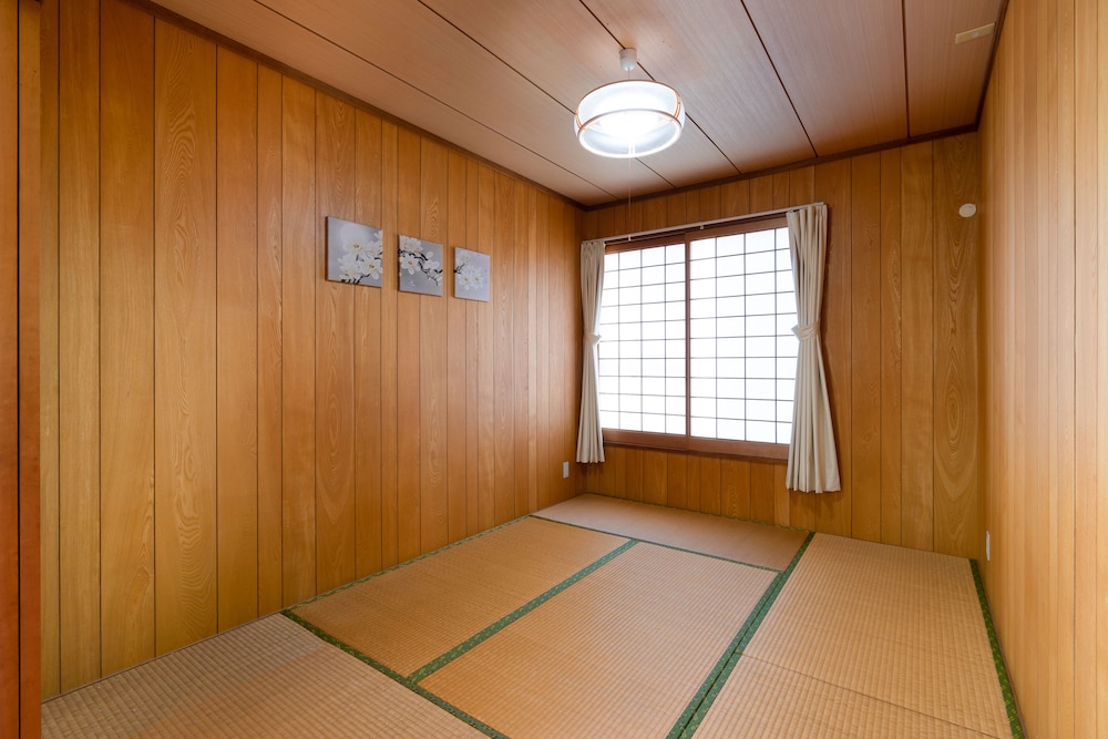 GUEST HOUSE AKOBANA 石垣