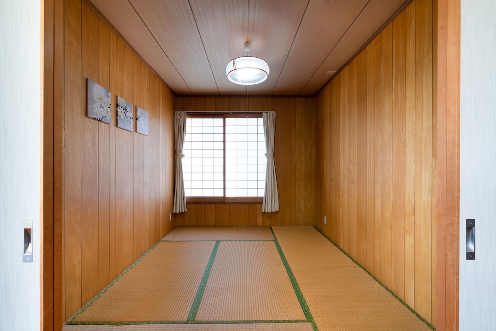 GUEST HOUSE AKOBANA 石垣
