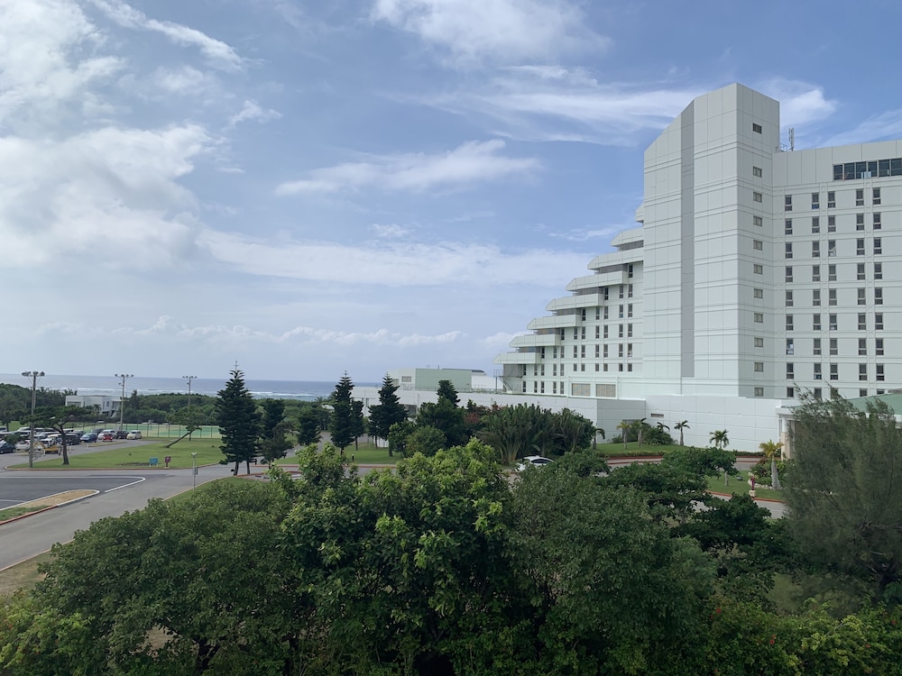 MR.KINJO BEACH SIDE KAFU-SHI 石垣