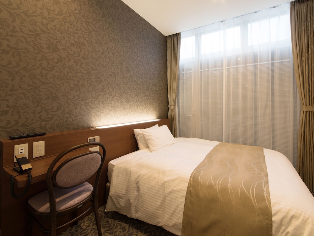 S.TRAINING CENTER HOTEL 大阪