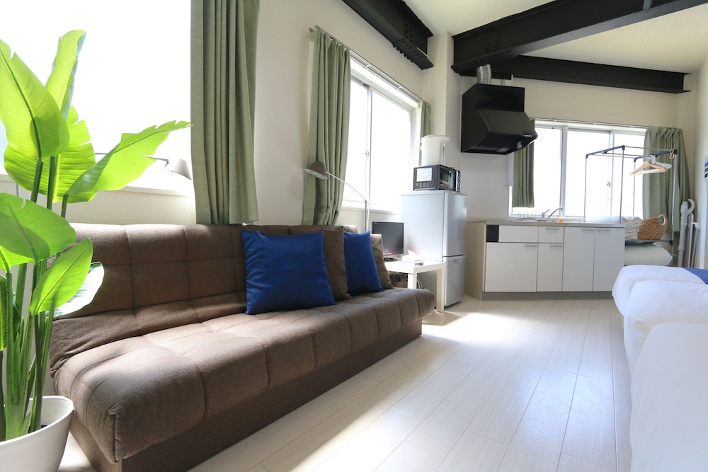 LIZ GUEST HOUSE 梅田 大阪