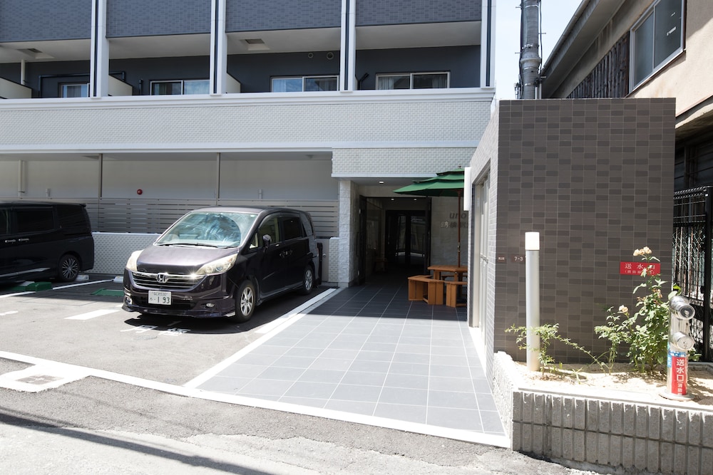URO 鶴橋駅前 大阪