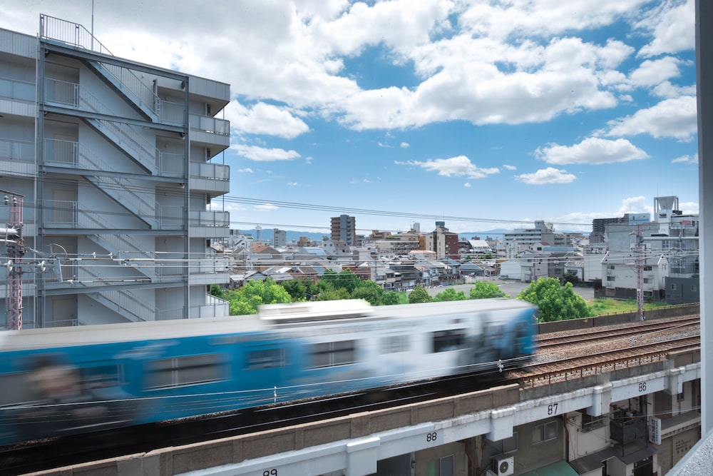 URO 鶴橋駅前 大阪
