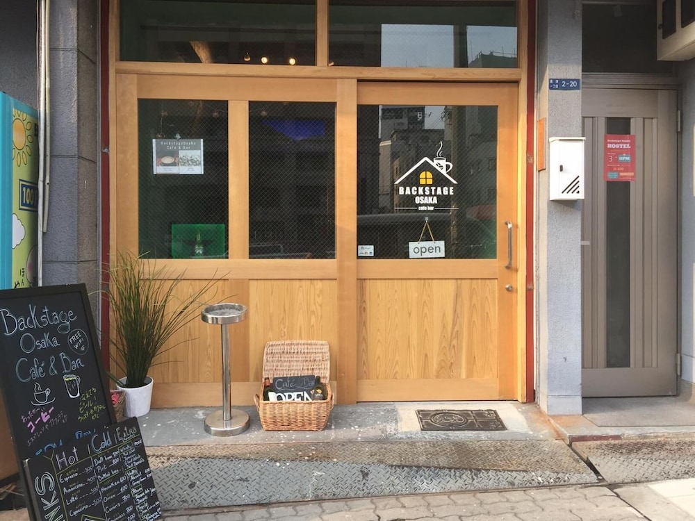 バックステージ 大阪 ホステル & バー 大阪