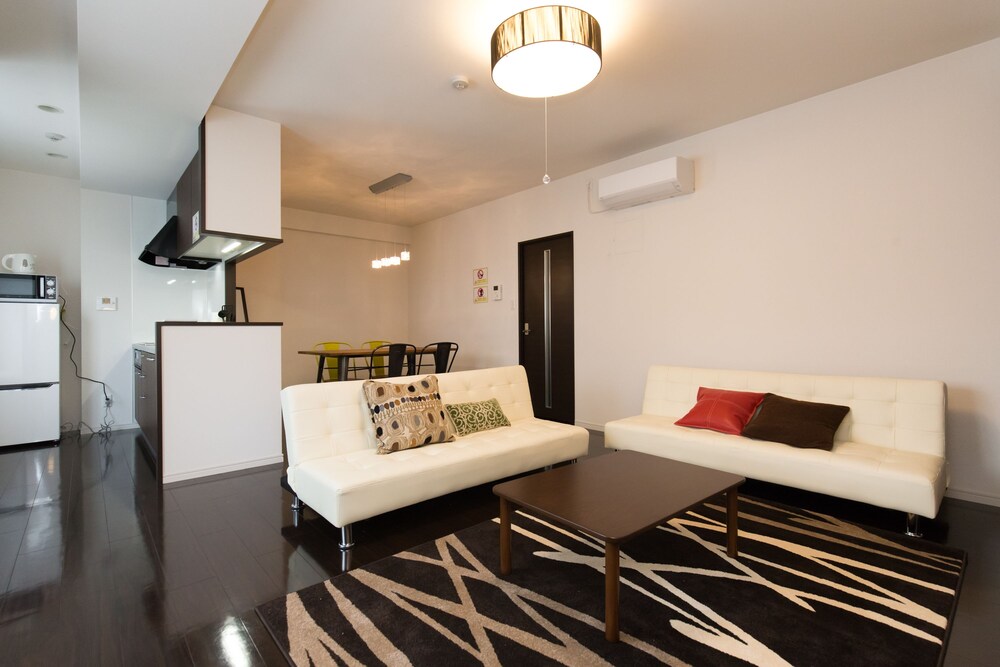 JOSTAR HOUSE 402 大阪