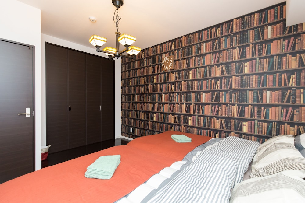 JOSTAR HOUSE 402 大阪