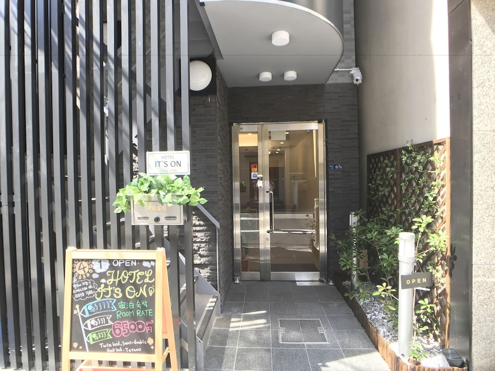 HOTEL IT'S ON 大阪