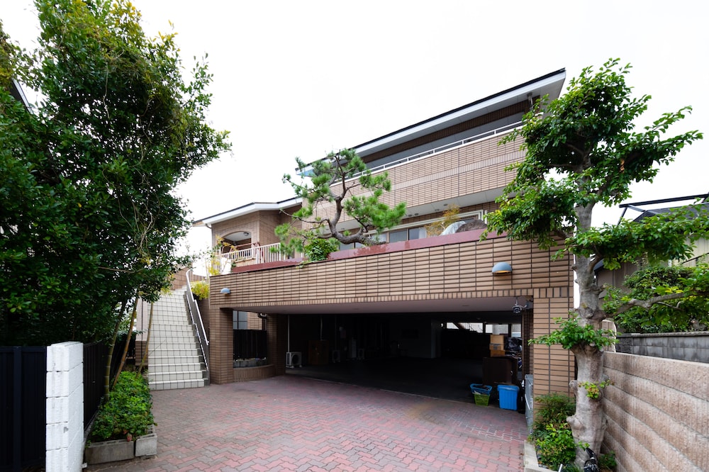 YOLEE GUEST HOUSE 大阪