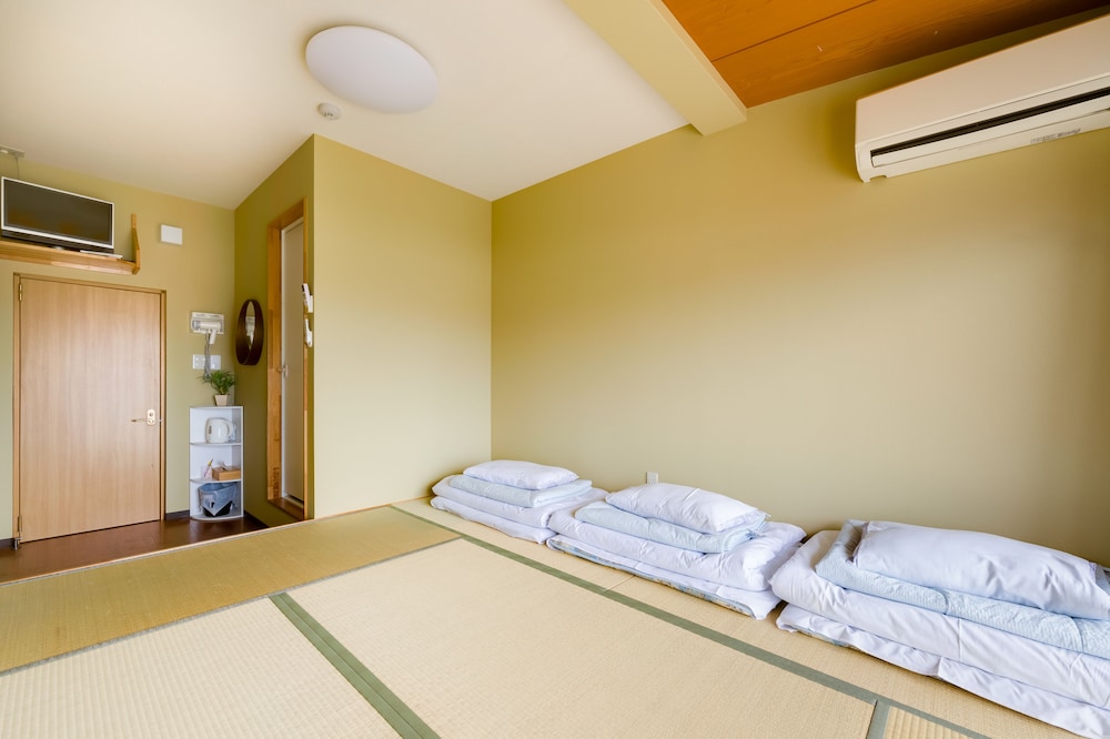 YOLEE GUEST HOUSE 大阪