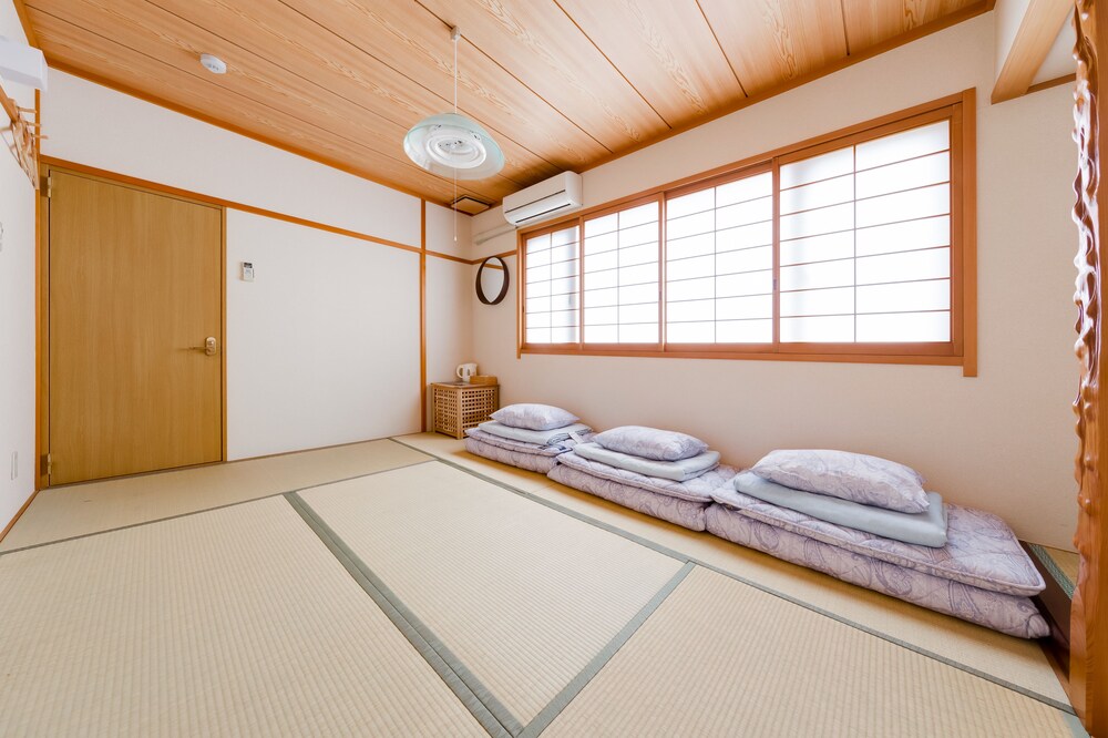 YOLEE GUEST HOUSE 大阪