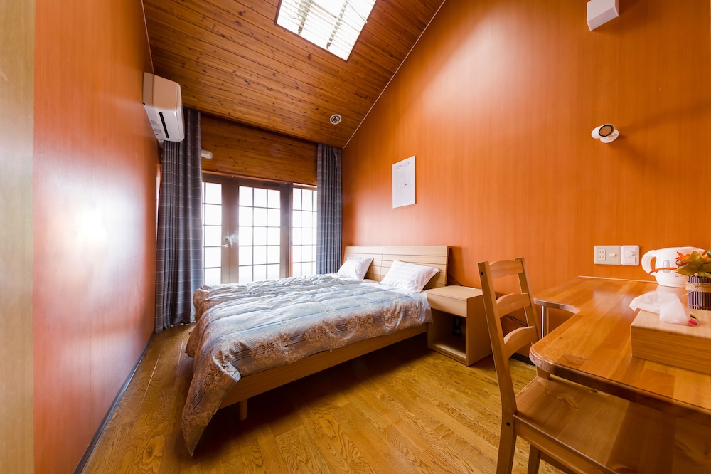 YOLEE GUEST HOUSE 大阪