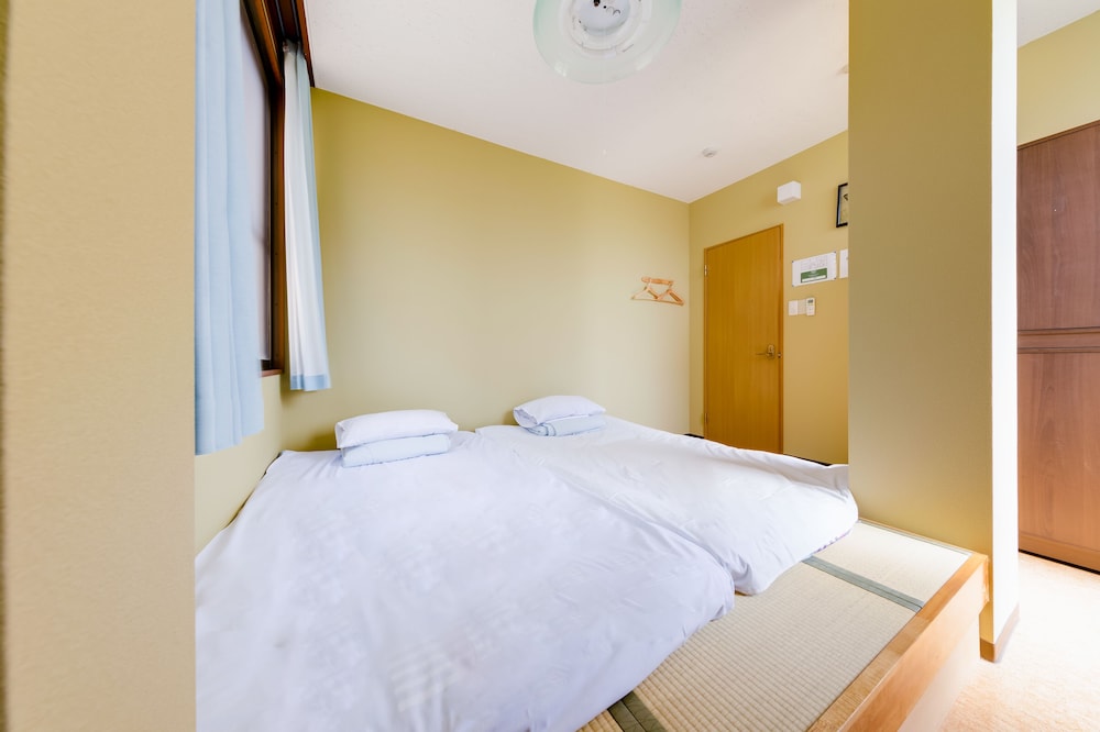 YOLEE GUEST HOUSE 大阪
