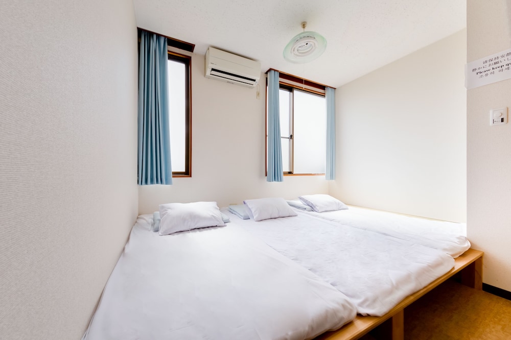 YOLEE GUEST HOUSE 大阪