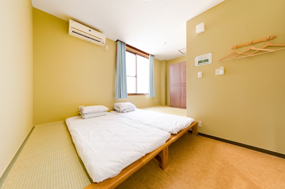 YOLEE GUEST HOUSE 大阪