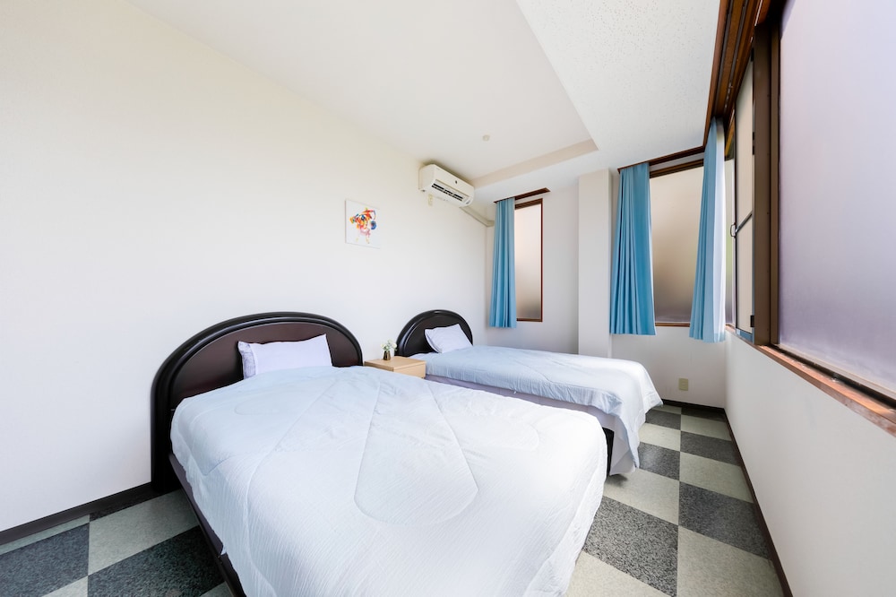 YOLEE GUEST HOUSE 大阪