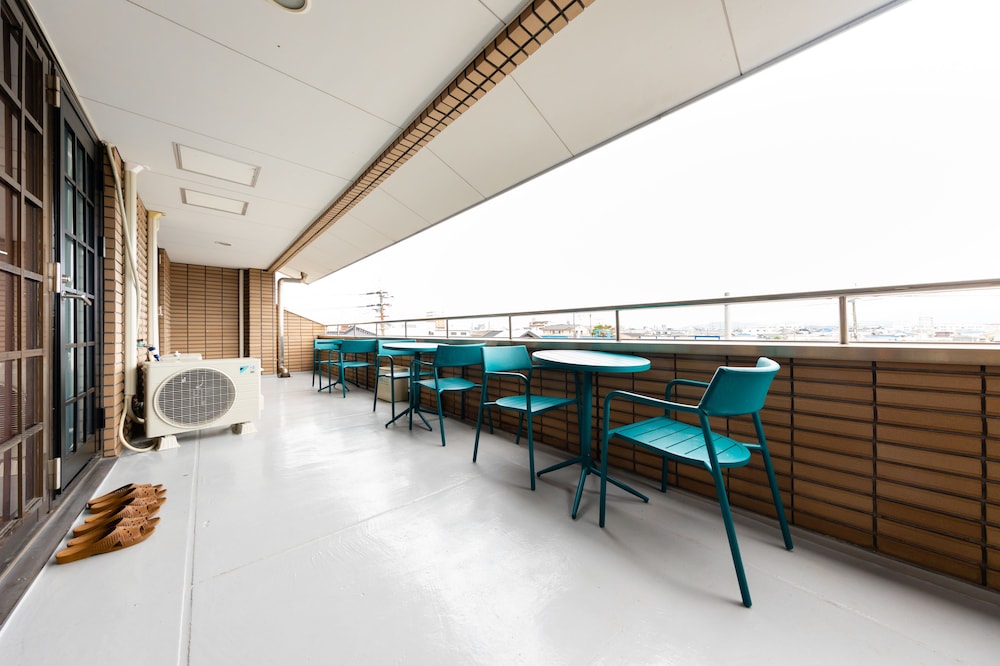 YOLEE GUEST HOUSE 大阪