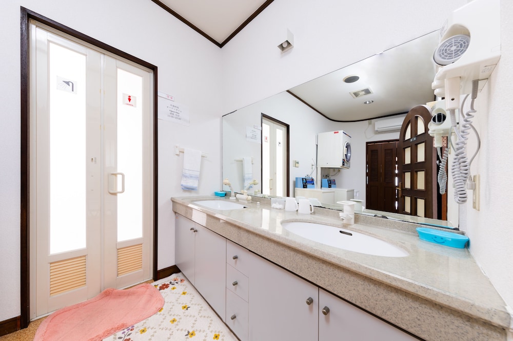 YOLEE GUEST HOUSE 大阪