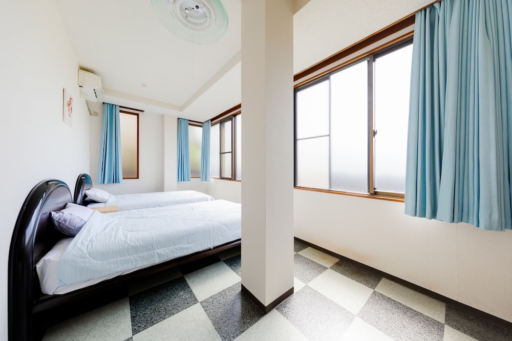 YOLEE GUEST HOUSE 大阪