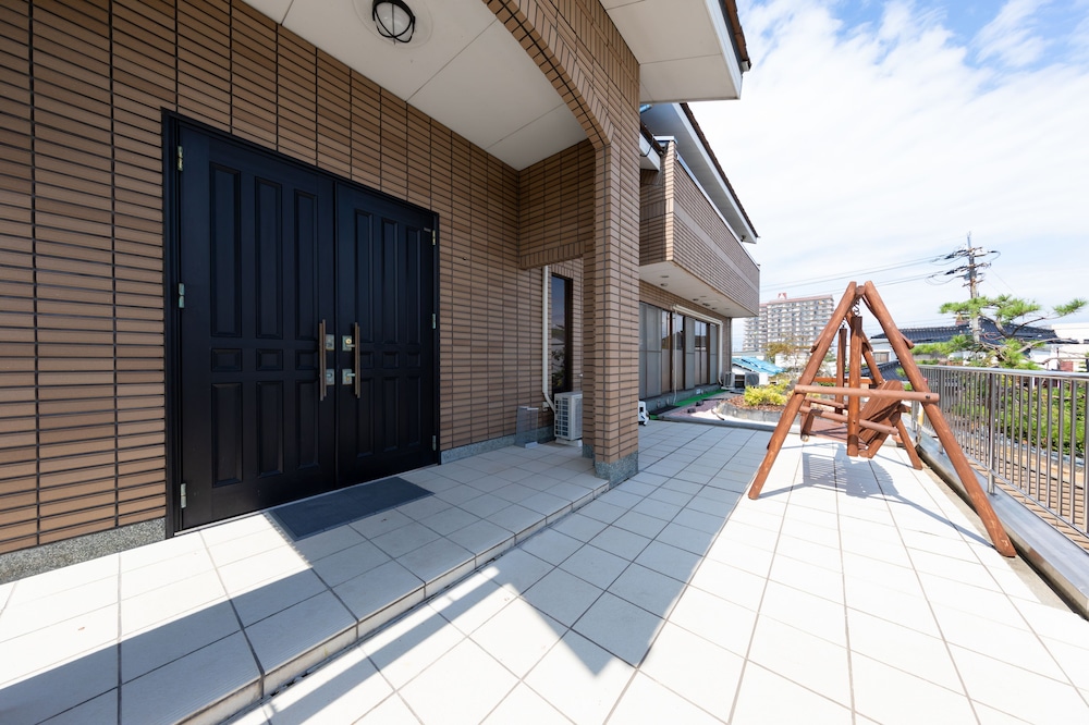 YOLEE GUEST HOUSE 大阪