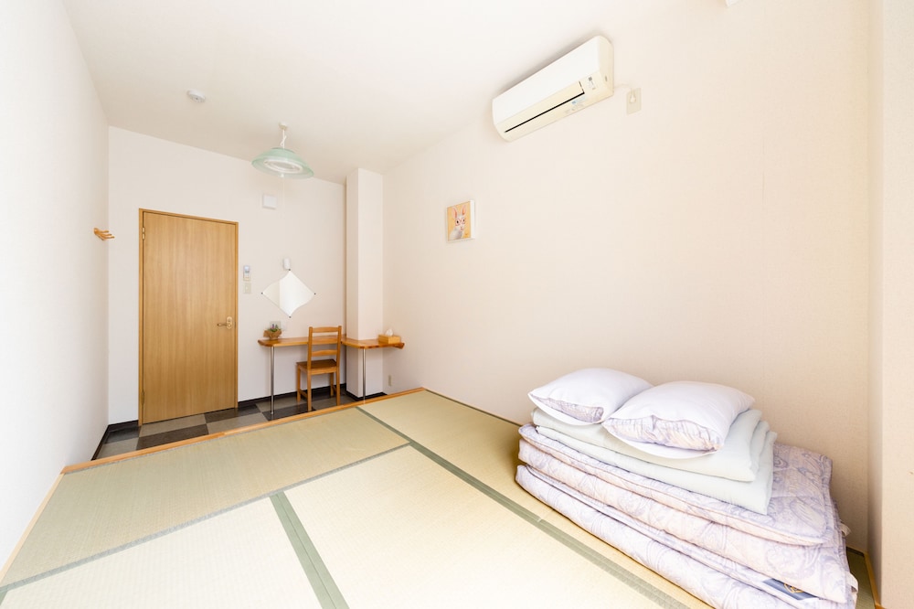 YOLEE GUEST HOUSE 大阪
