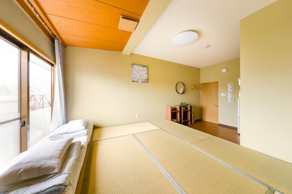 YOLEE GUEST HOUSE 大阪