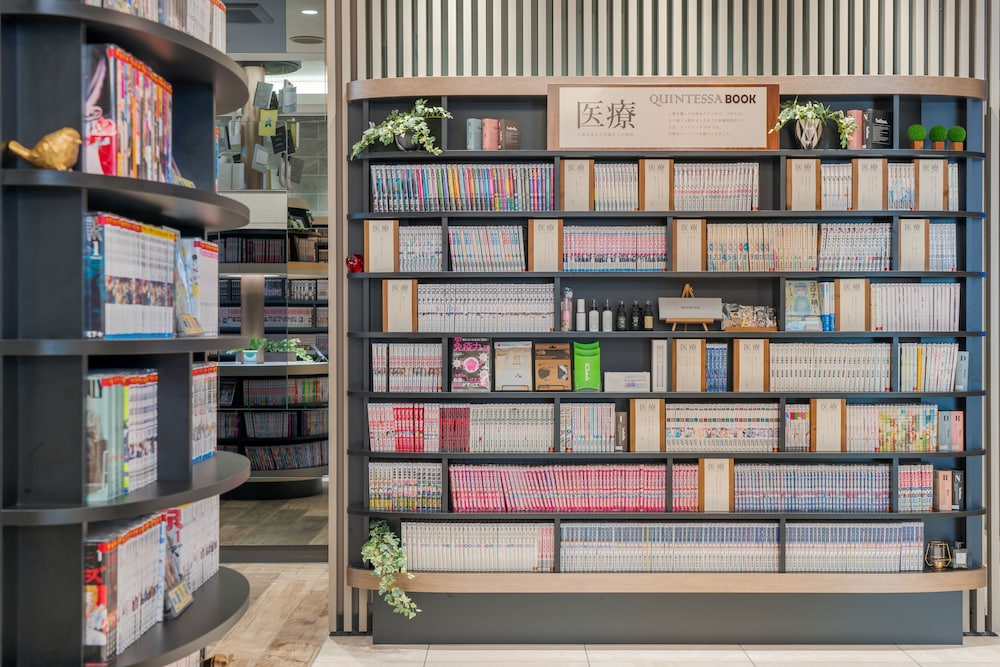 クインテッサホテル大阪心斎橋 COMIC & BOOKS 大阪