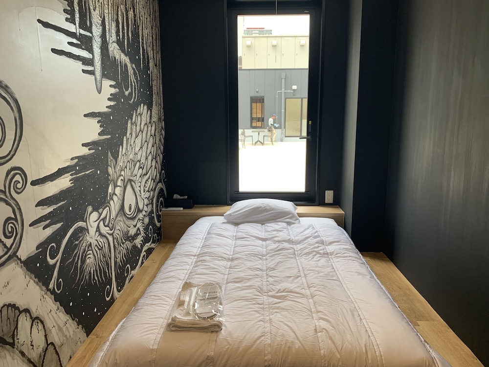 YOLO HOTEL MUSEUM 大阪