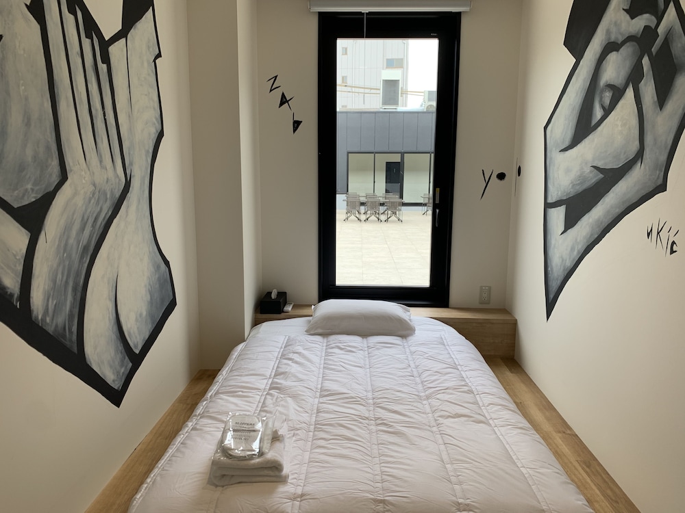 YOLO HOTEL MUSEUM 大阪